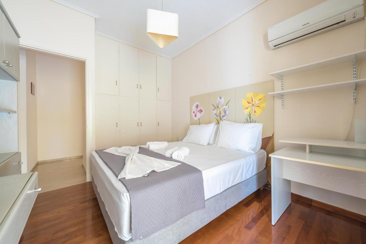 Lovely & Spacious 2-Bedroom Rental Unit In Glifada Aten Exteriör bild