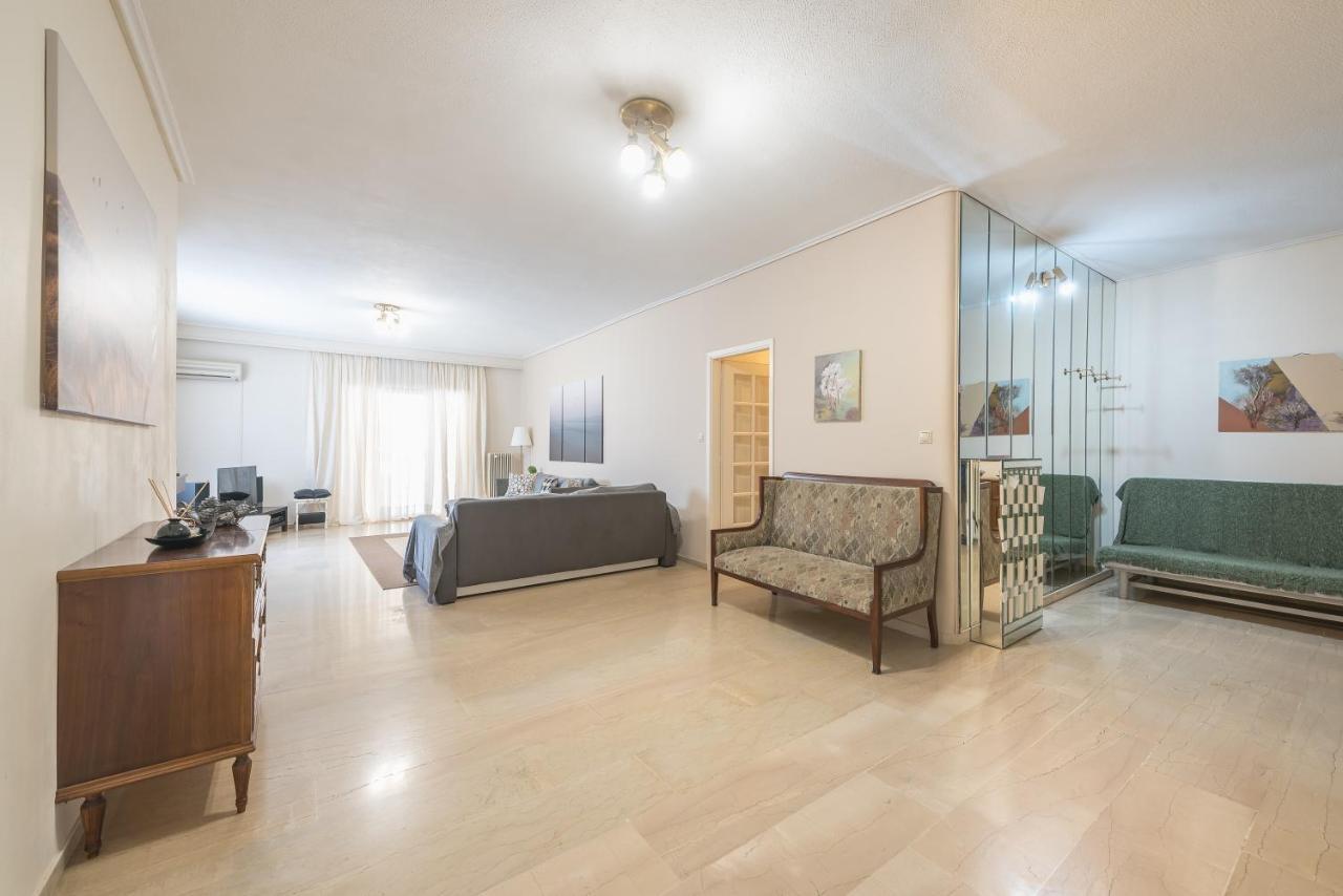 Lovely & Spacious 2-Bedroom Rental Unit In Glifada Aten Exteriör bild