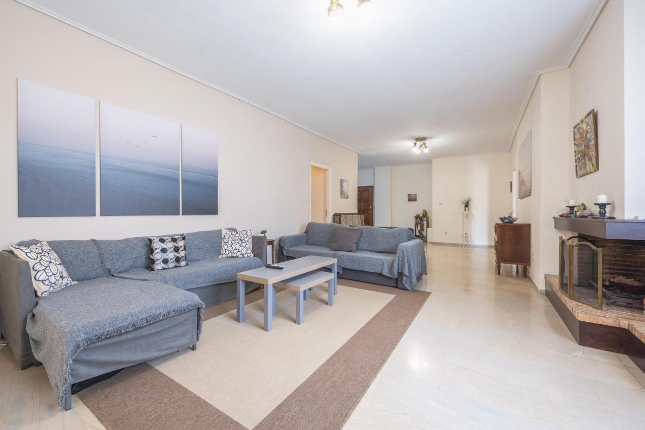 Lovely & Spacious 2-Bedroom Rental Unit In Glifada Aten Exteriör bild